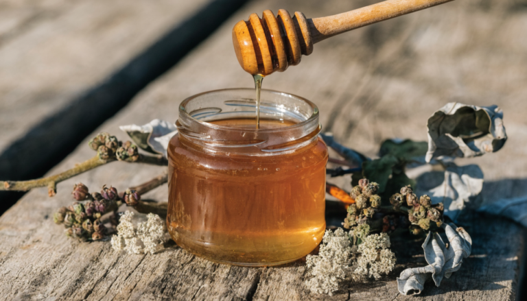 Pot de miel de Sidr avec cuillère en bois