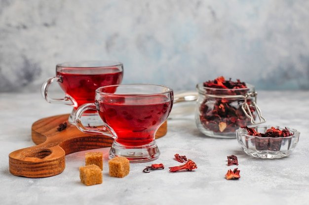 Bissap bienfaits — hibiscus, la fleur rouge de l’Afrique